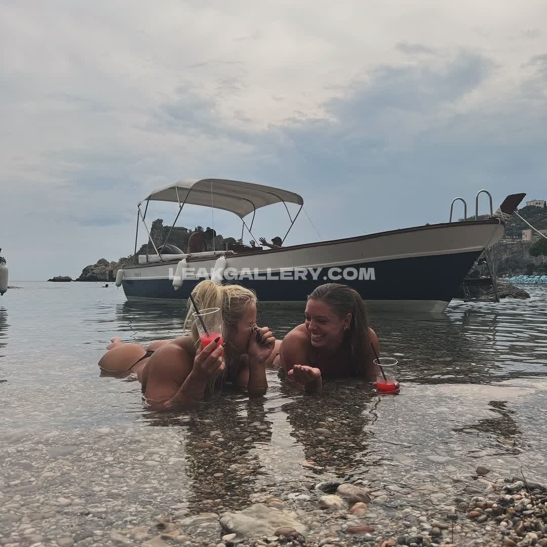 _dellespeegle_ / dellespeegle Exclusive Leaked Nude OnlyFans #3926283