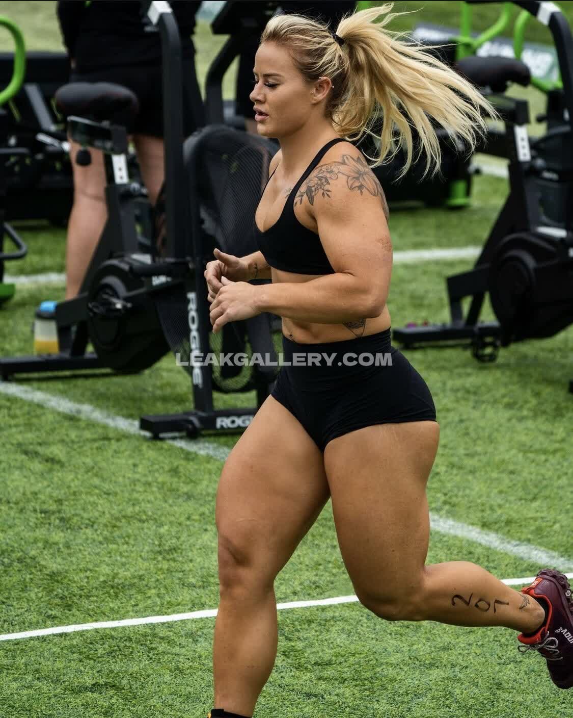 _dellespeegle_ / dellespeegle Exclusive Leaked Nude OnlyFans #3919675
