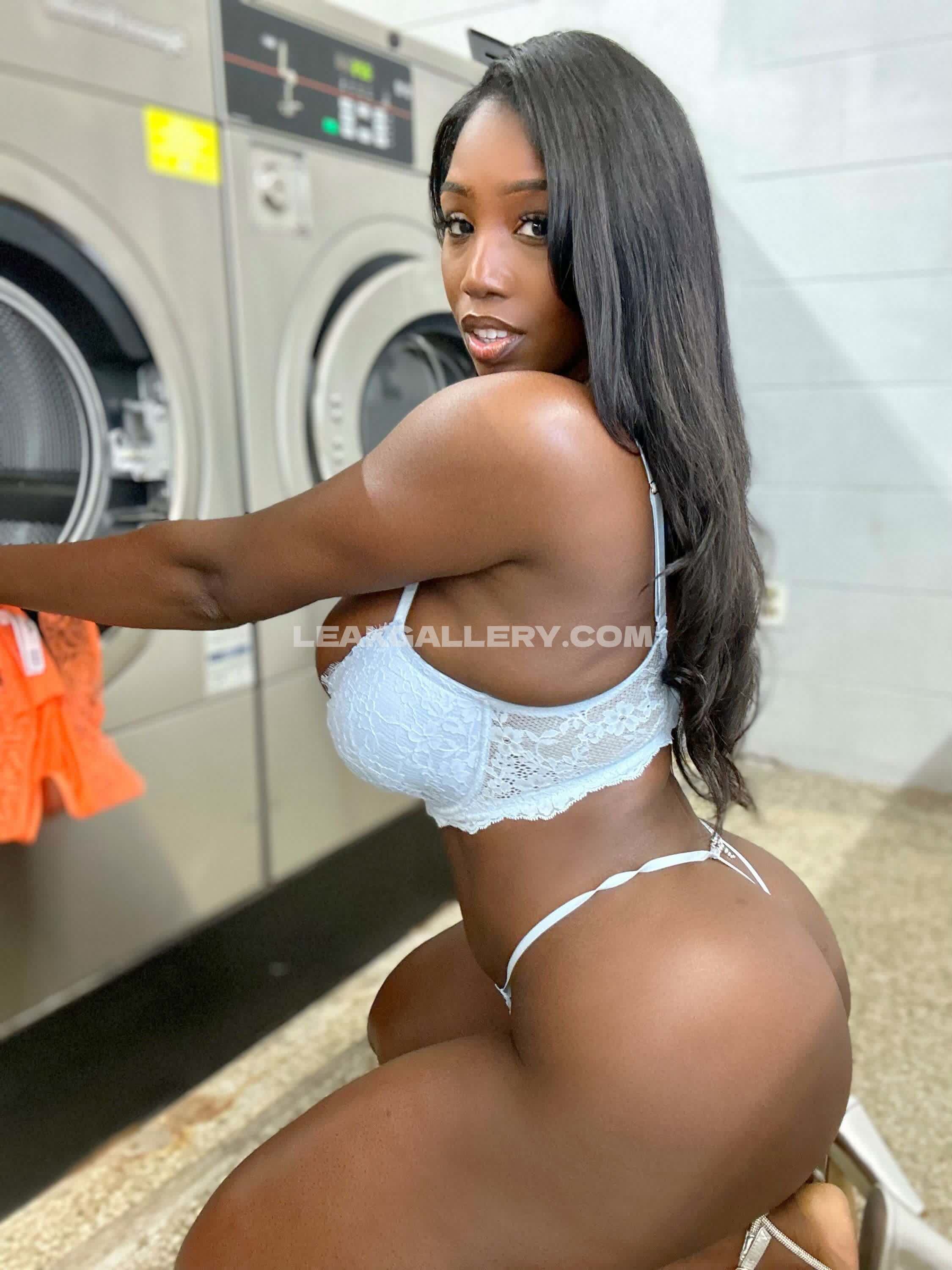 _ellietheempress_ Exclusive Leaked Nude OnlyFans #3804935