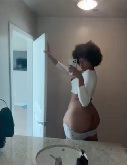Angelferrnandezz Pregnant Ass Pose OnlyFans Video Leaked