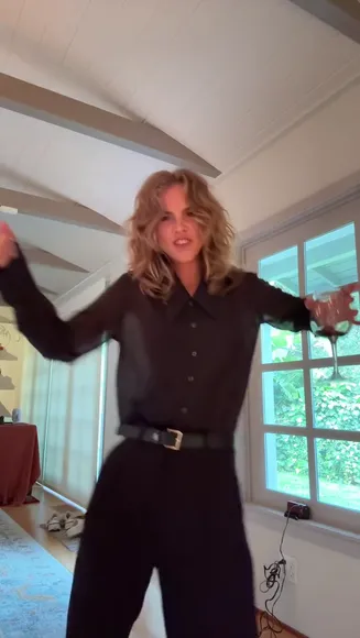 Annabananaxdddd Black Shirt Tease OnlyFans Video Leaked