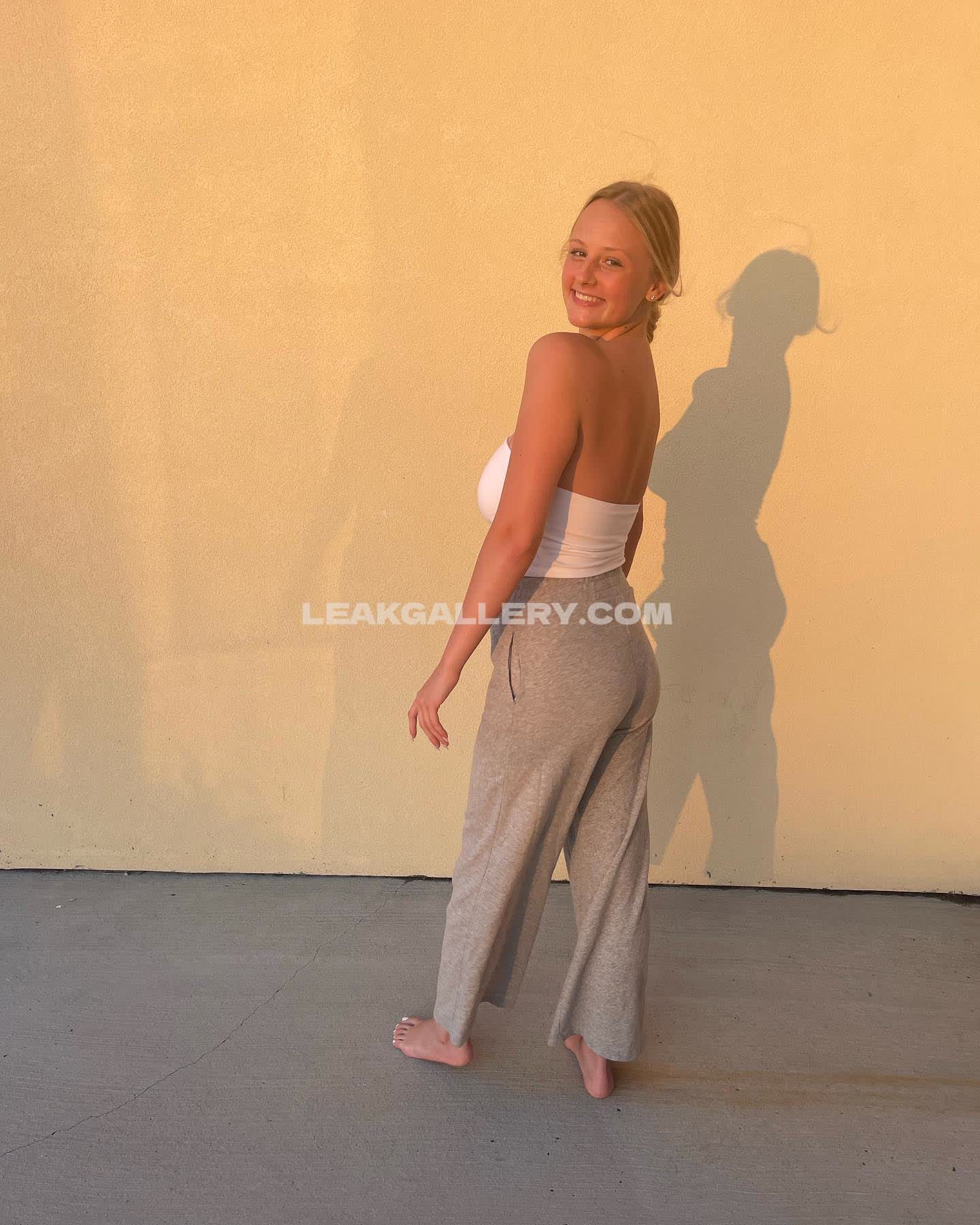 Anyatruax Exclusive Leaked Nude OnlyFans #3009214