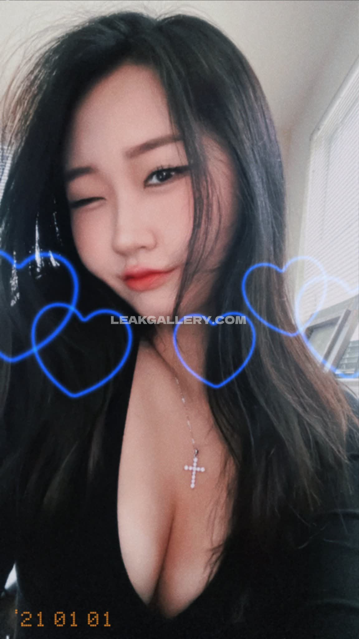 Apeachy777 Exclusive Leaked Nude OnlyFans #7919420