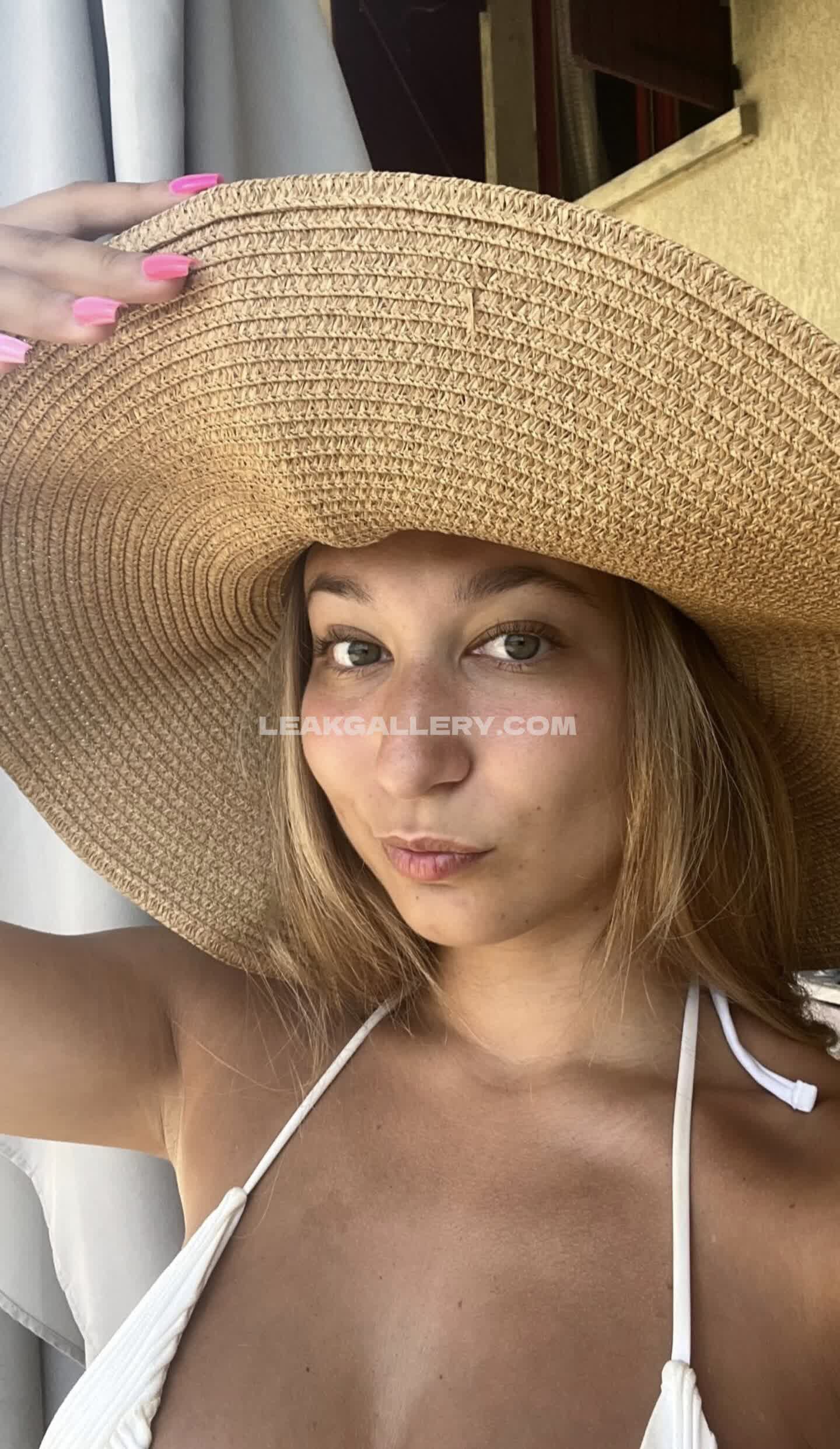 Apolineprrt Exclusive Leaked Nude OnlyFans #4312996