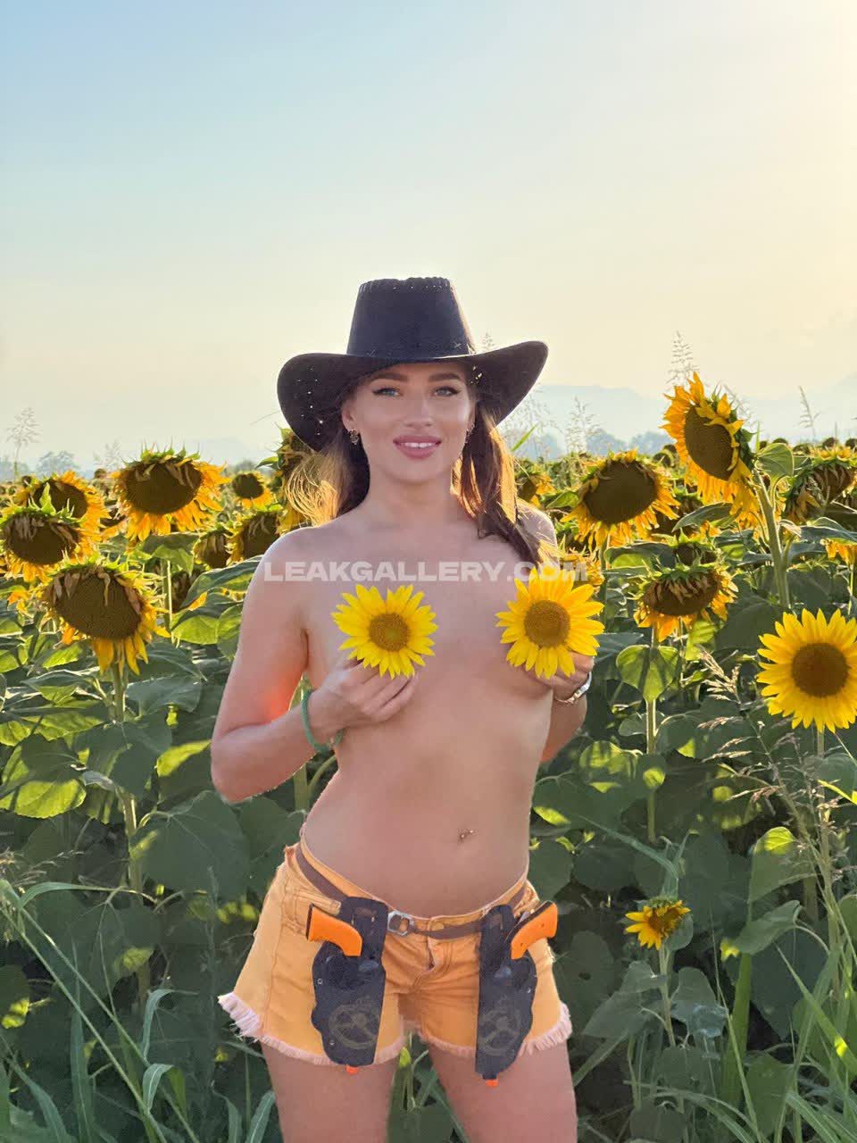 Artradugaenjoy Exclusive Leaked Nude OnlyFans #7895725
