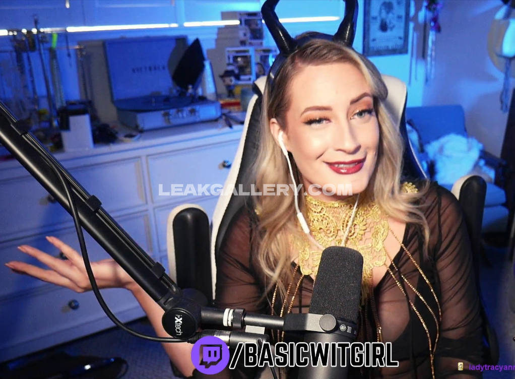 Basicwitgirl Leak OnlyFans exclusif #7921495