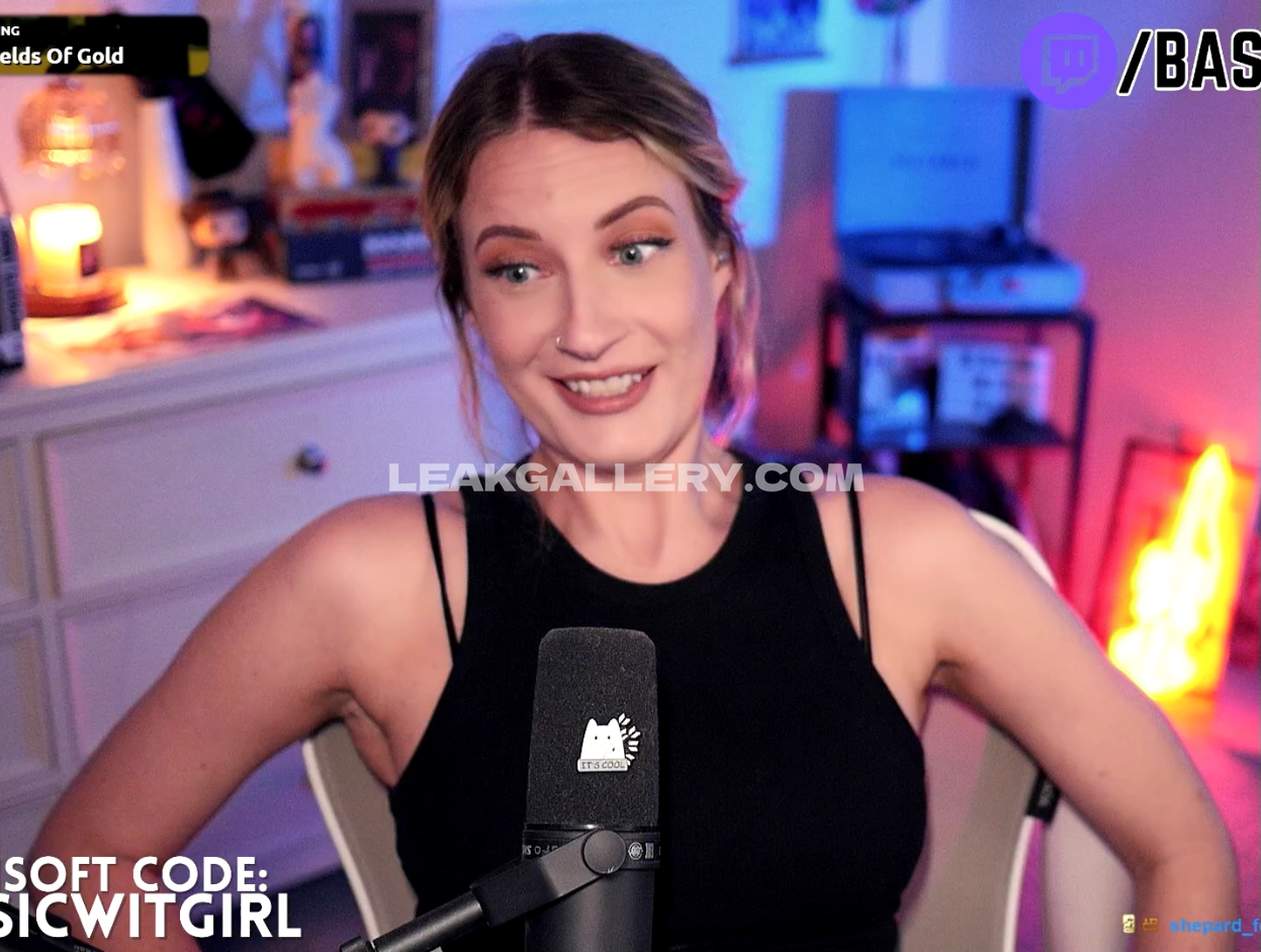 Basicwitgirl Exclusive Leaked Nude OnlyFans #7924624