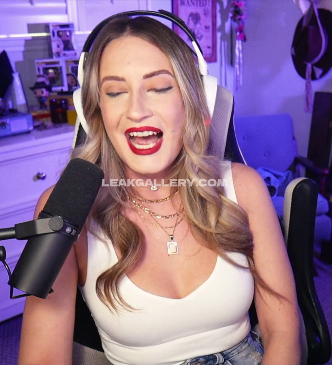 Basicwitgirl Exclusiva filtración de OnlyFans desnuda #7923124