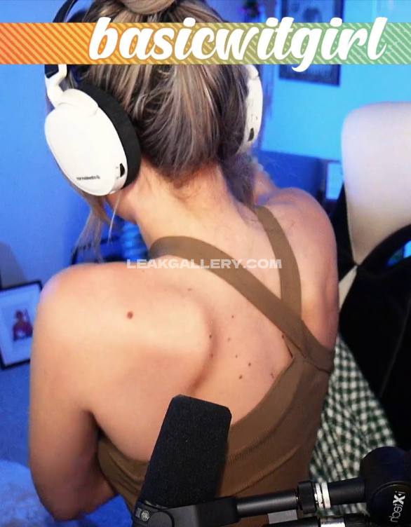 Basicwitgirl Exclusiva filtración de OnlyFans desnuda #7922421