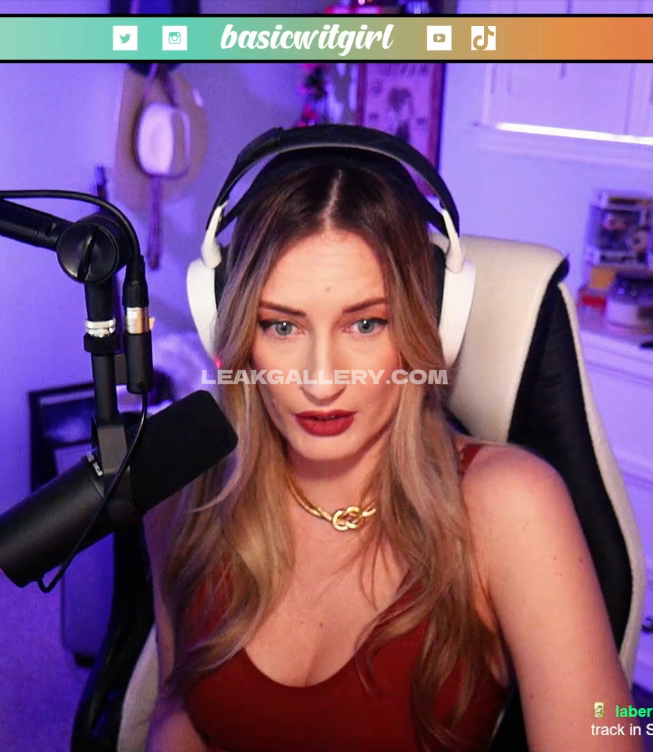 Basicwitgirl Exclusive Leaked Nude OnlyFans #7920289