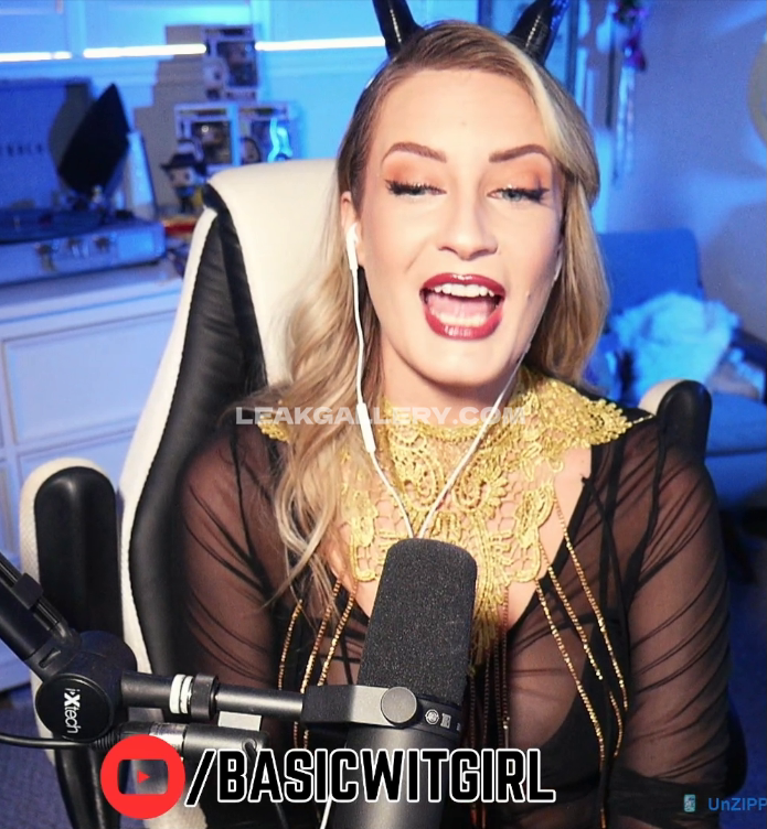 Basicwitgirl Exclusive Leaked Nude OnlyFans #7923570