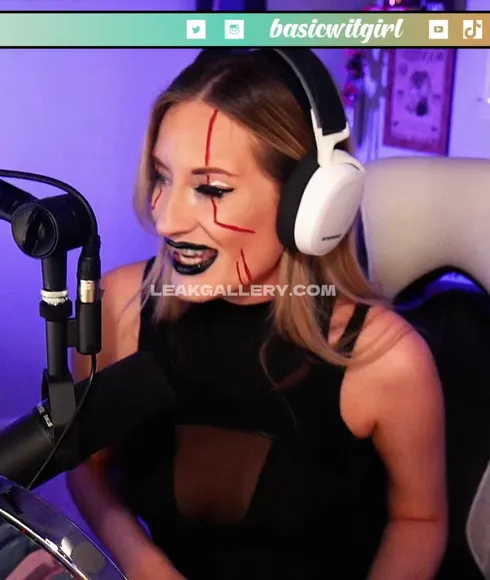 Basicwitgirl Exclusive Leaked Nude OnlyFans #7917792