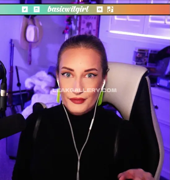Basicwitgirl Exclusive Leaked Nude OnlyFans #7917801