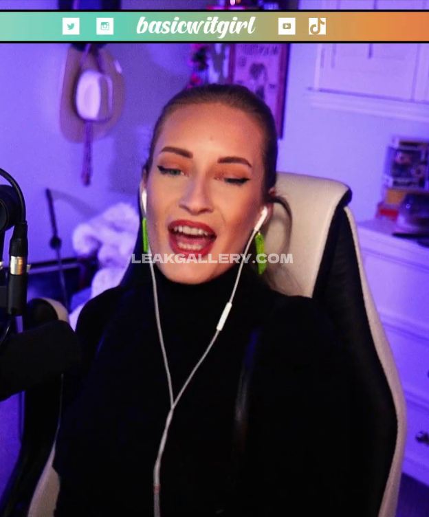 Basicwitgirl Exclusive Leaked Nude OnlyFans #7919917
