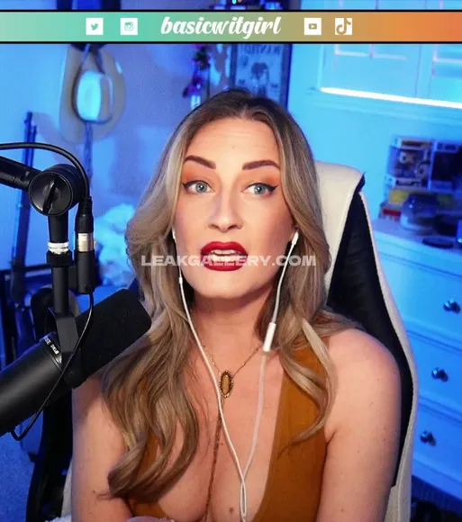 Basicwitgirl Exclusive Leaked Nude OnlyFans #7917798