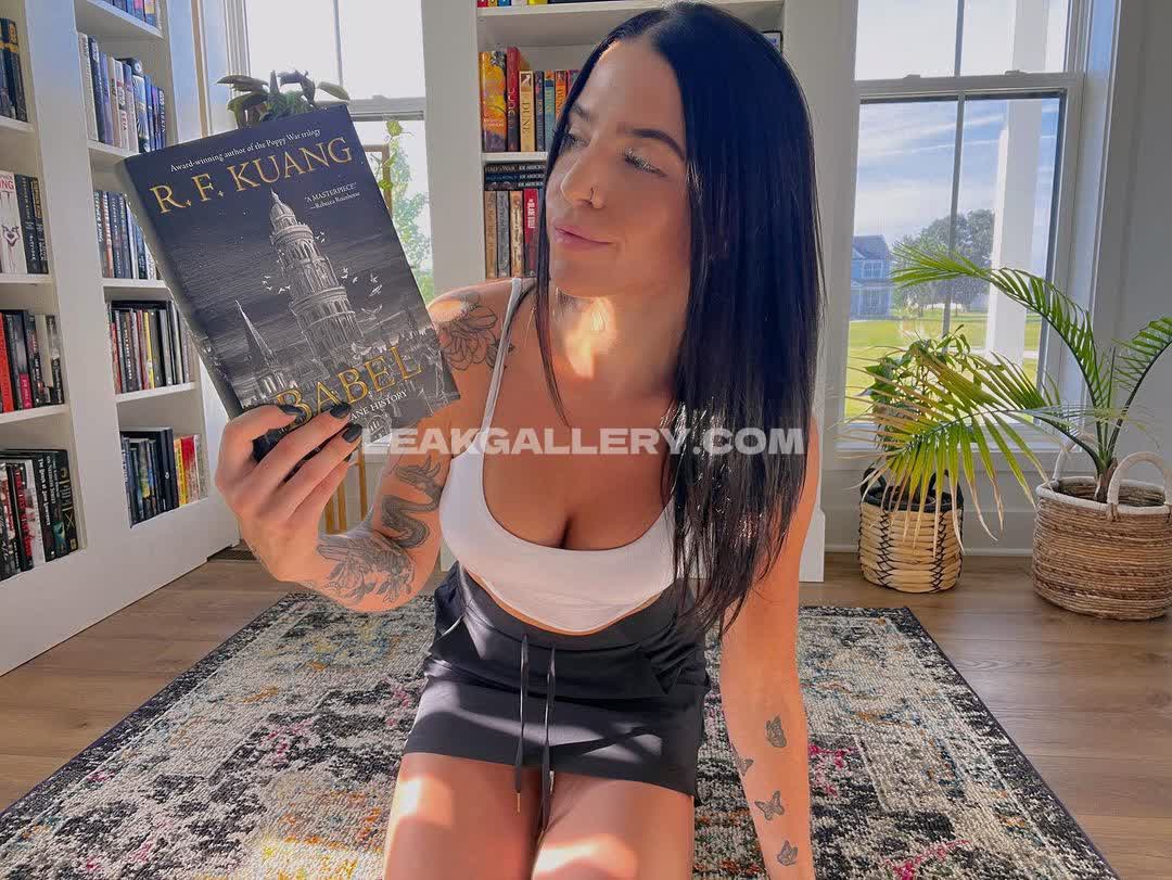 Bookswithbrittany_ Exclusive Leaked Nude OnlyFans #8054485