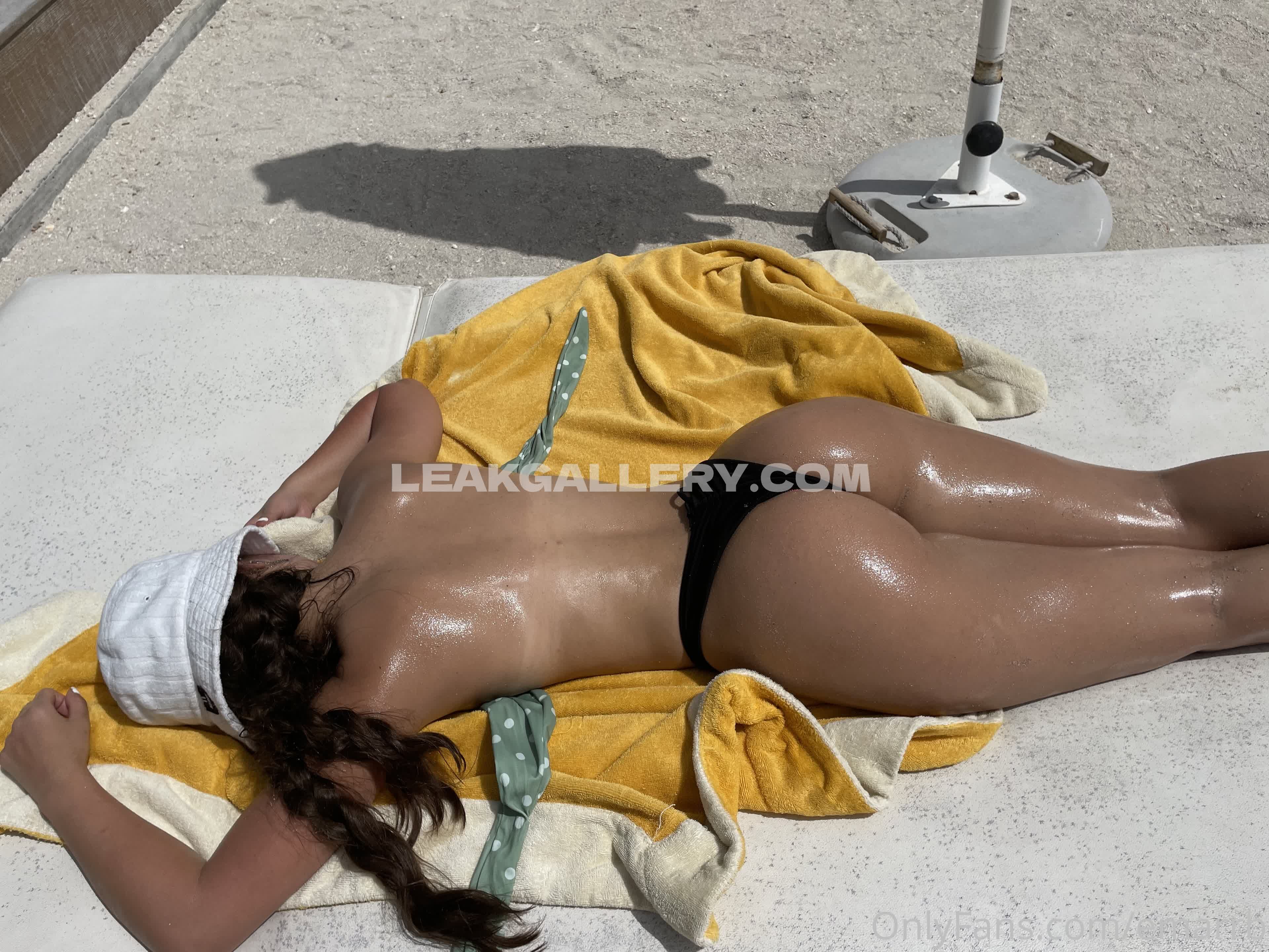 Emarrb / emaraa_b / emarb / emarrb44 / emarrbb Exclusive Leaked Nude OnlyFans #6891675