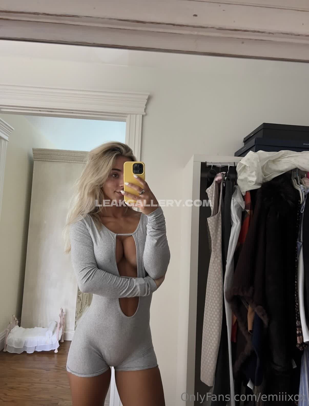 Emiiixox Exclusive Leaked Nude OnlyFans #6336537