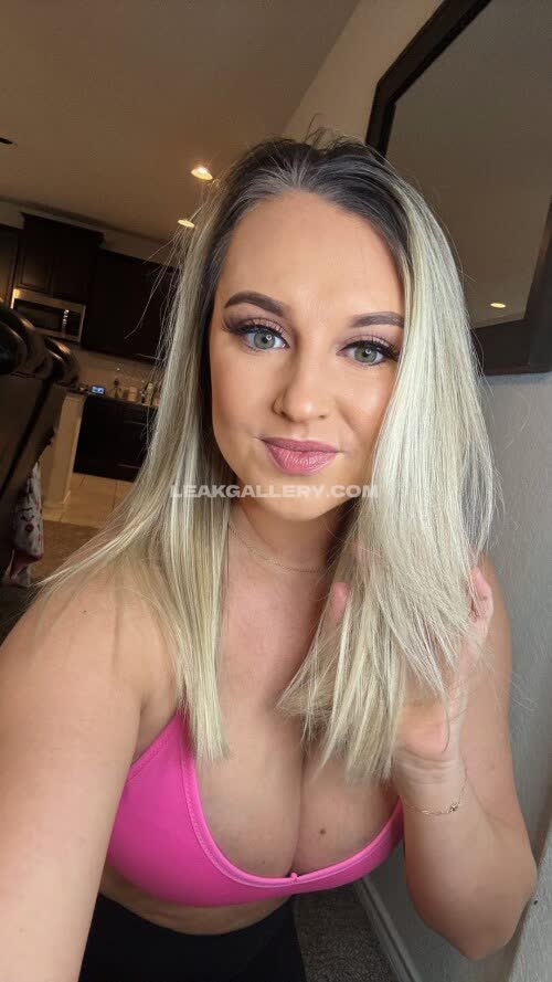 Emileeatchley Exklusiv geleakte Nacktbilder von OnlyFans #7943165