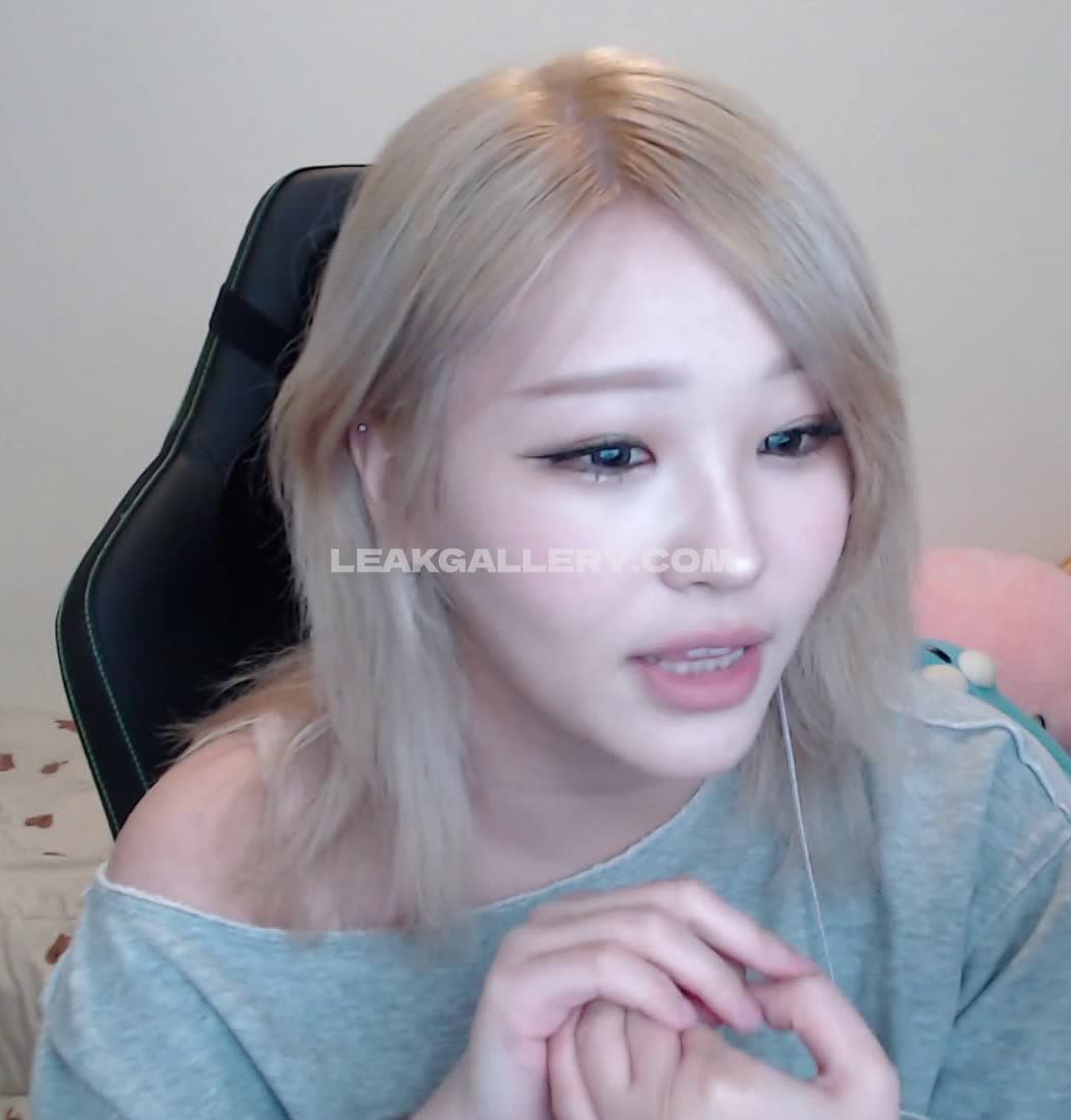Floaroma / aikuros Exclusive Leaked Nude OnlyFans #7188002