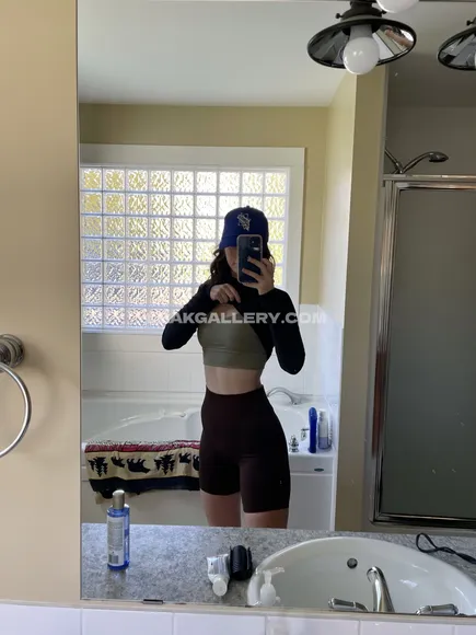holls8