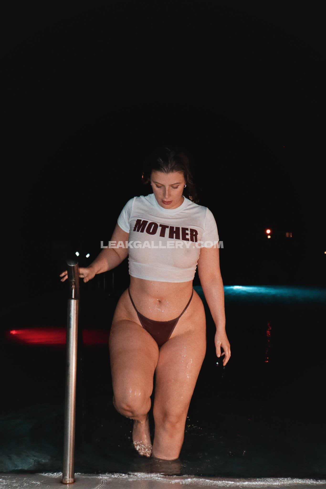 Iammmia1_ / iammia1_ Exclusive Leaked Nude OnlyFans #3817972