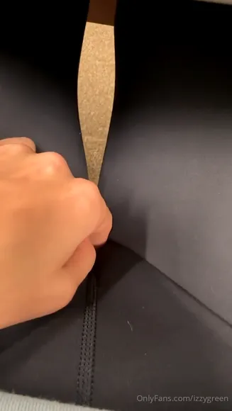 izzygreen video thumbnail