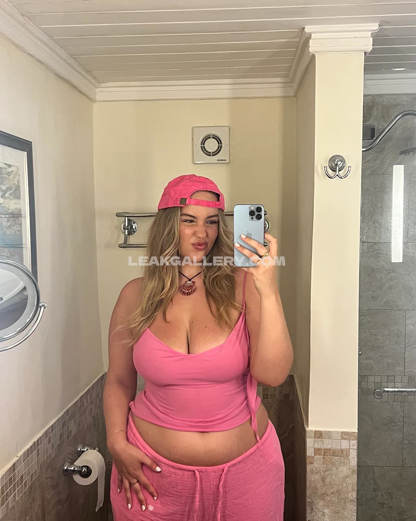 Joannvdherik Exclusive Leaked Nude OnlyFans #4114747