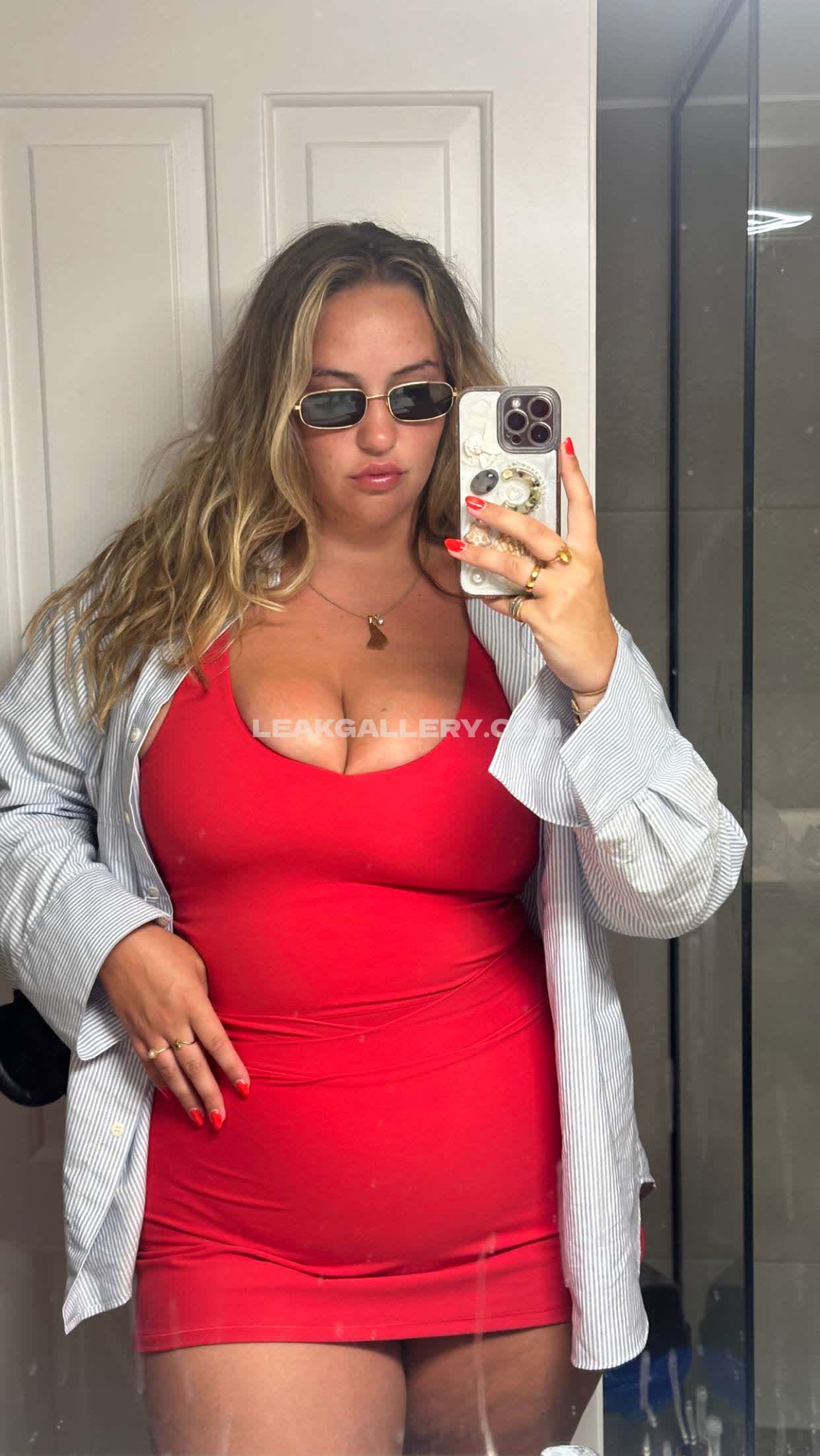 Joannvdherik Exclusive Leaked Nude OnlyFans #4115446