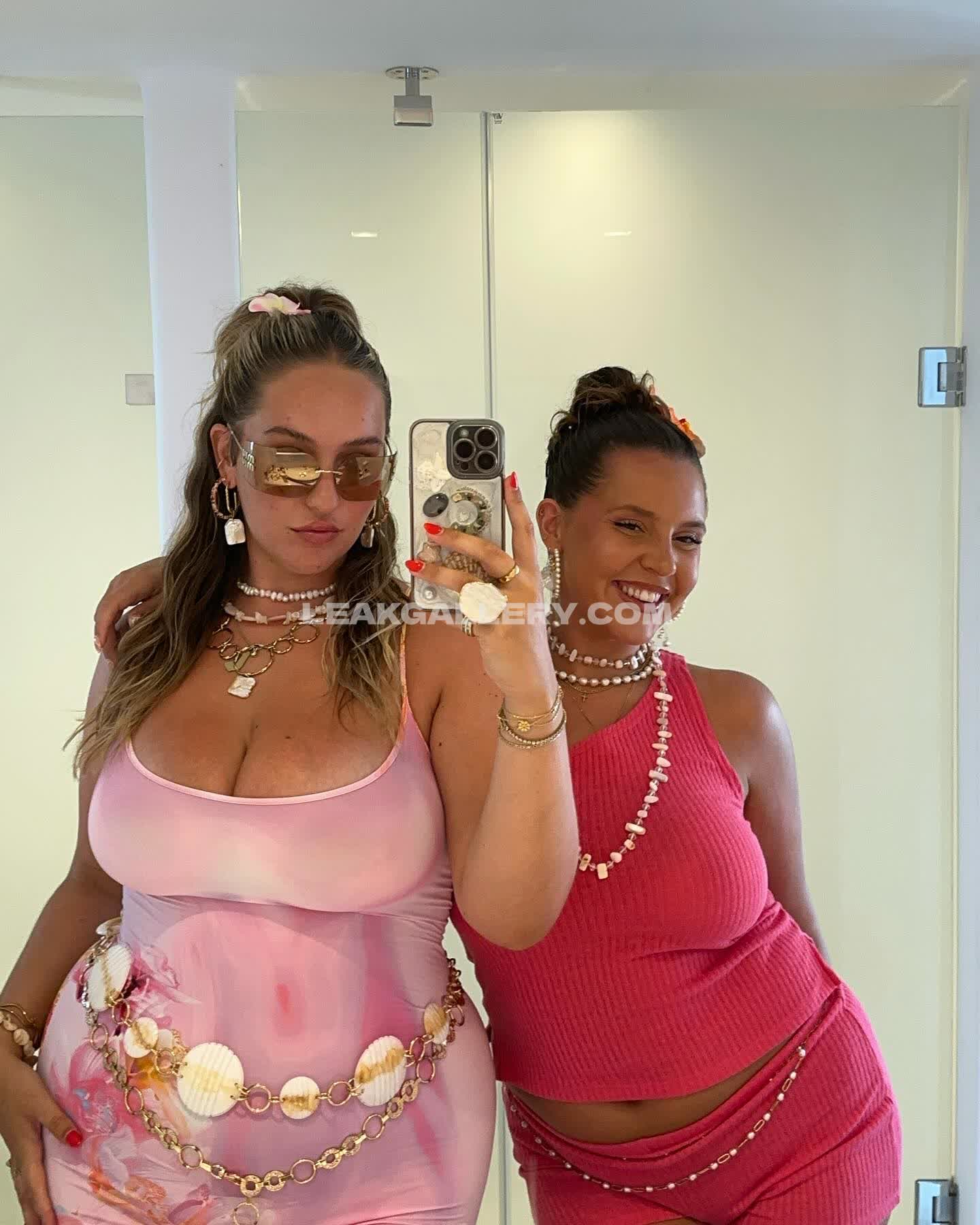 Joannvdherik Exclusive Leaked Nude OnlyFans #4115521