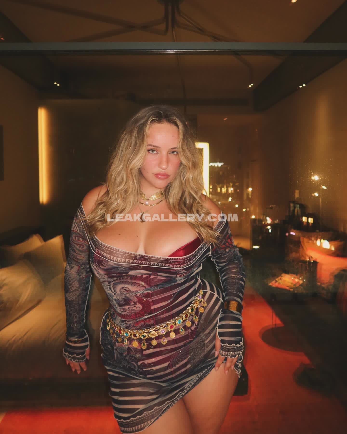 Joannvdherik Exclusive Leaked Nude OnlyFans #4115555