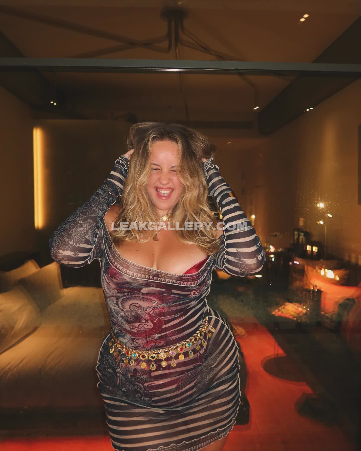 Joannvdherik Exclusive Leaked Nude OnlyFans #4115492