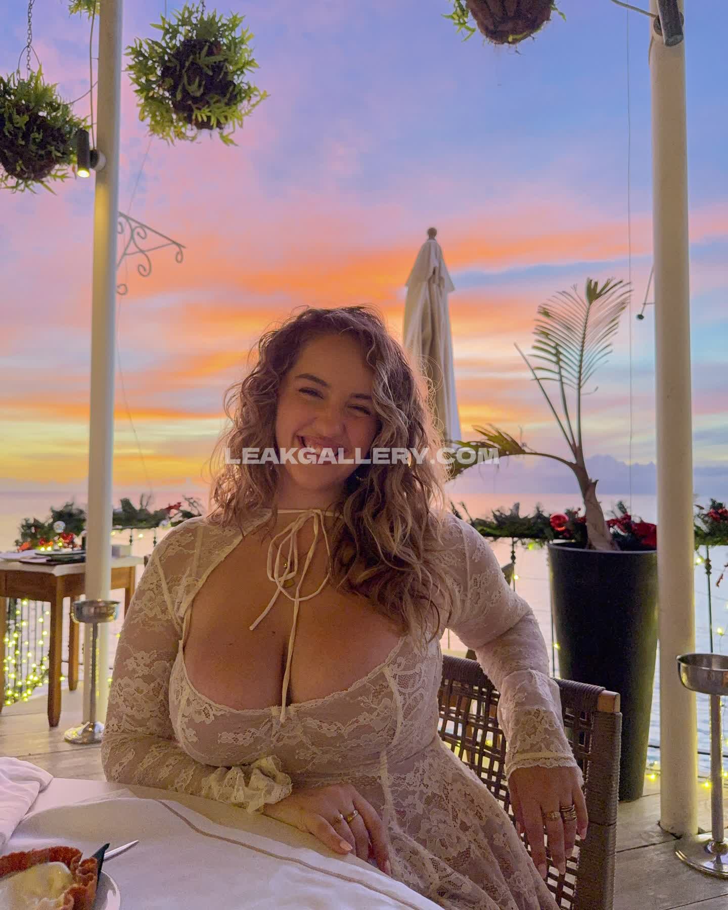Joannvdherik Exclusive Leaked Nude OnlyFans #4115833