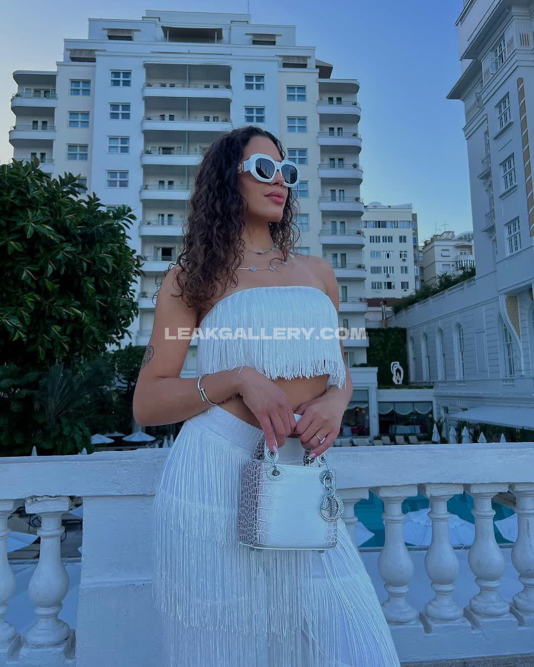 Karolpassosx Exclusive Leaked Nude OnlyFans #7626660