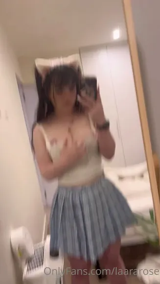 laararose video thumbnail