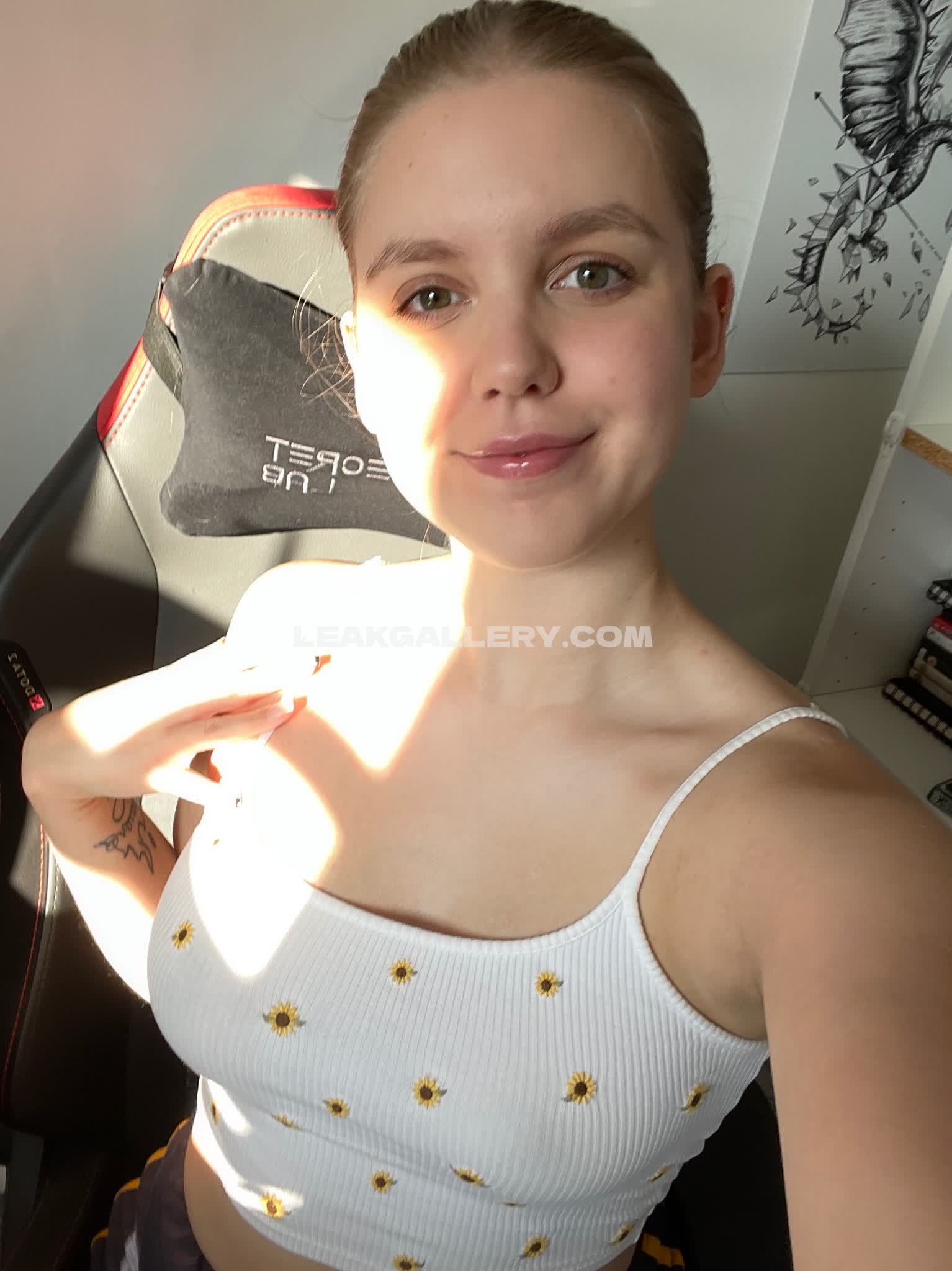 Laraschofield Exclusive Leaked Nude OnlyFans #7795762