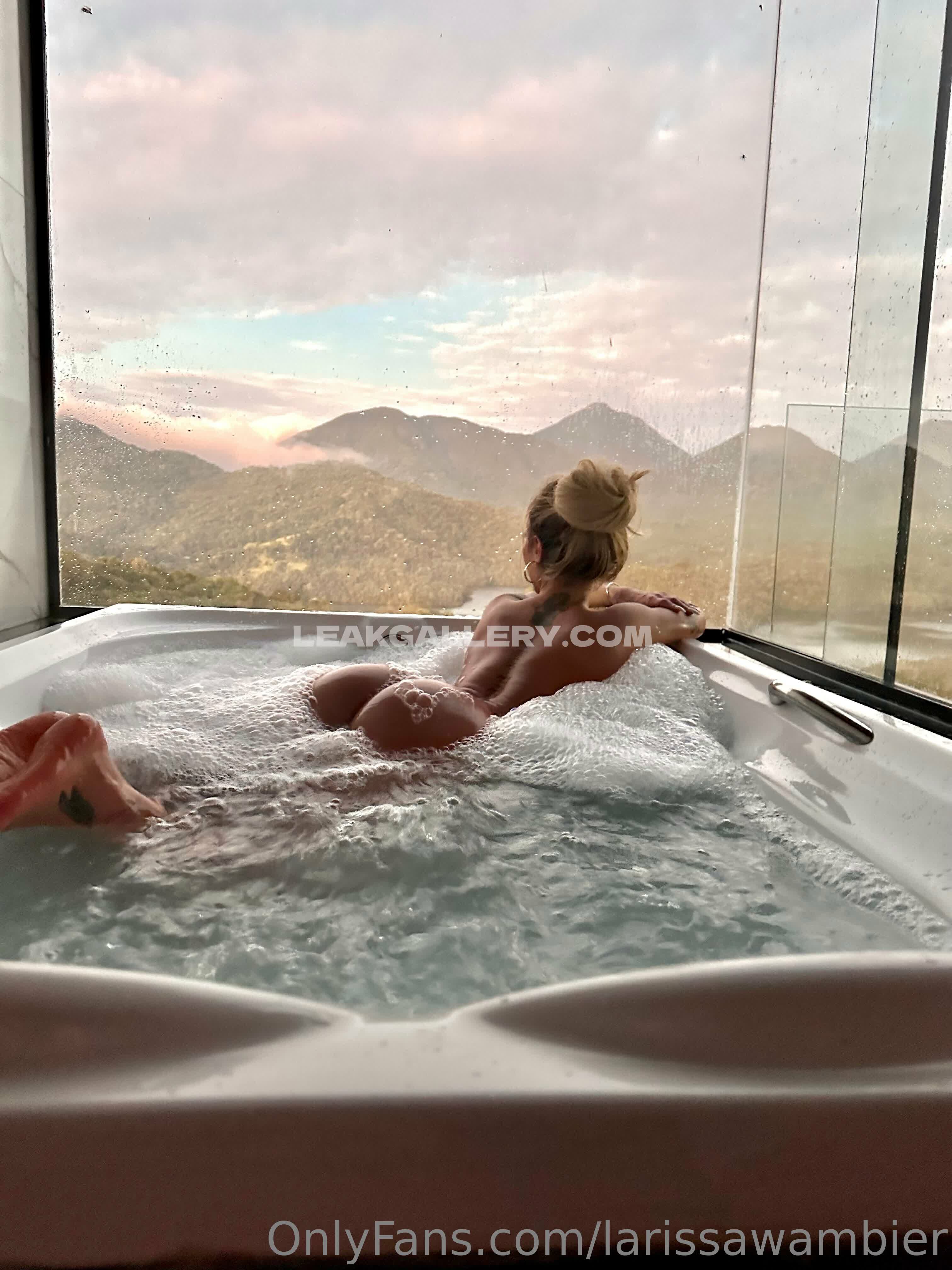 Lariwambier Exclusive Leaked Nude OnlyFans #7652036