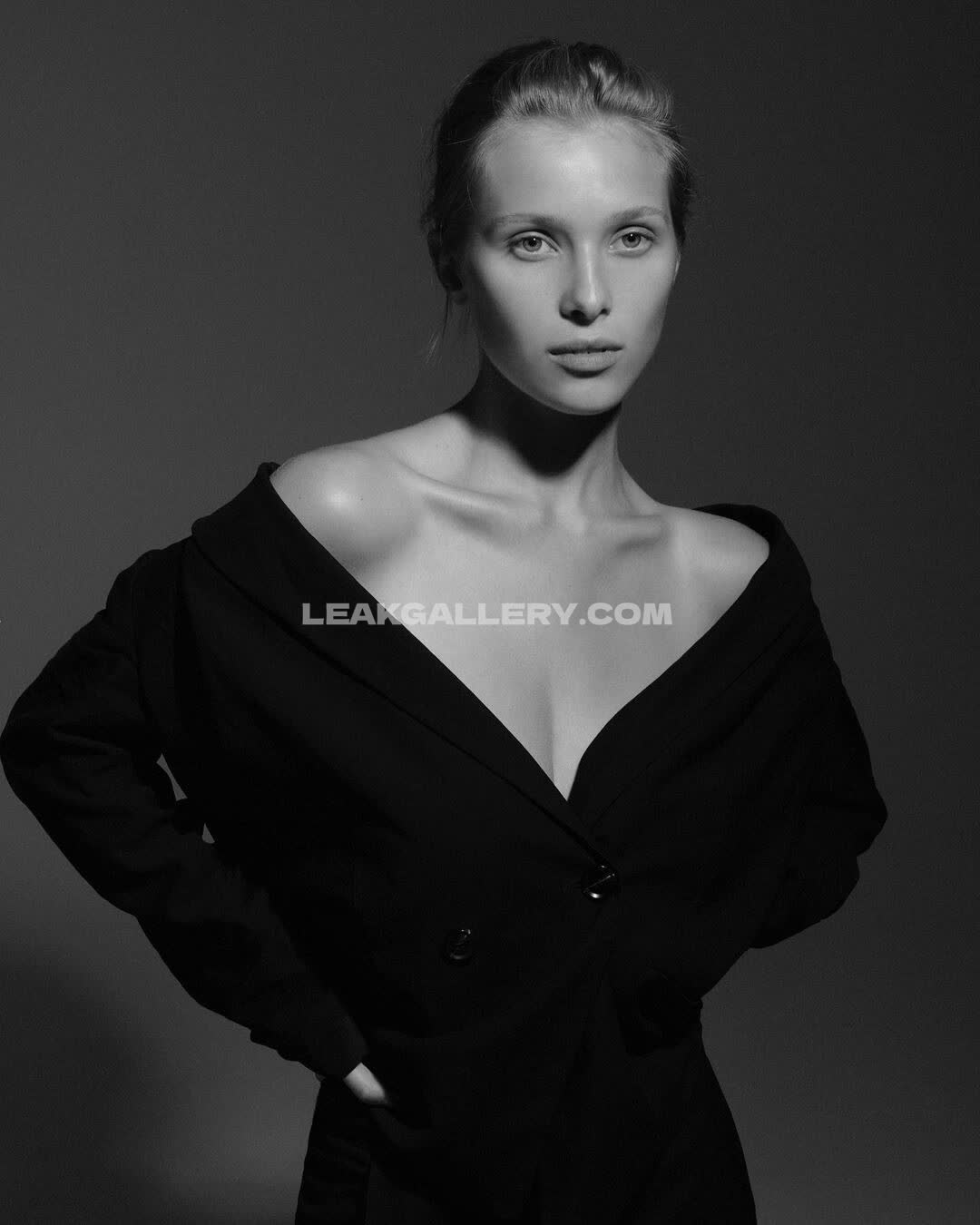 Lauraoganessian Exclusive Leaked Nude OnlyFans #7703530