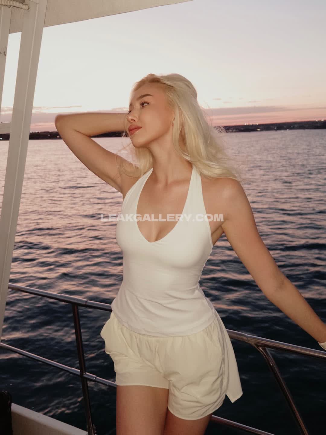 Llameella Exclusive Leaked Nude OnlyFans #7971019