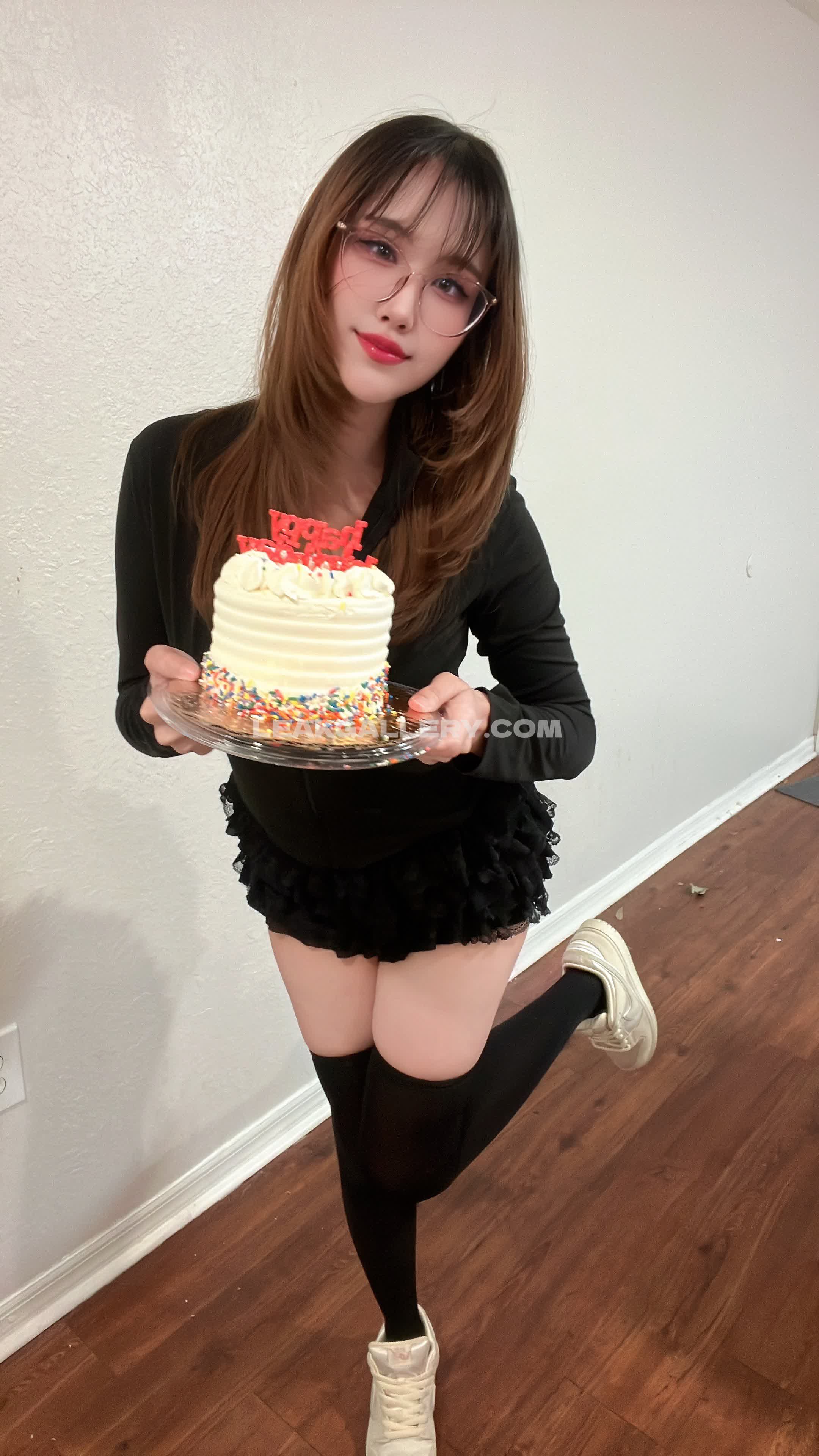 Megugami_ Exclusieve gelekte naaktcontent van OnlyFans #7552124