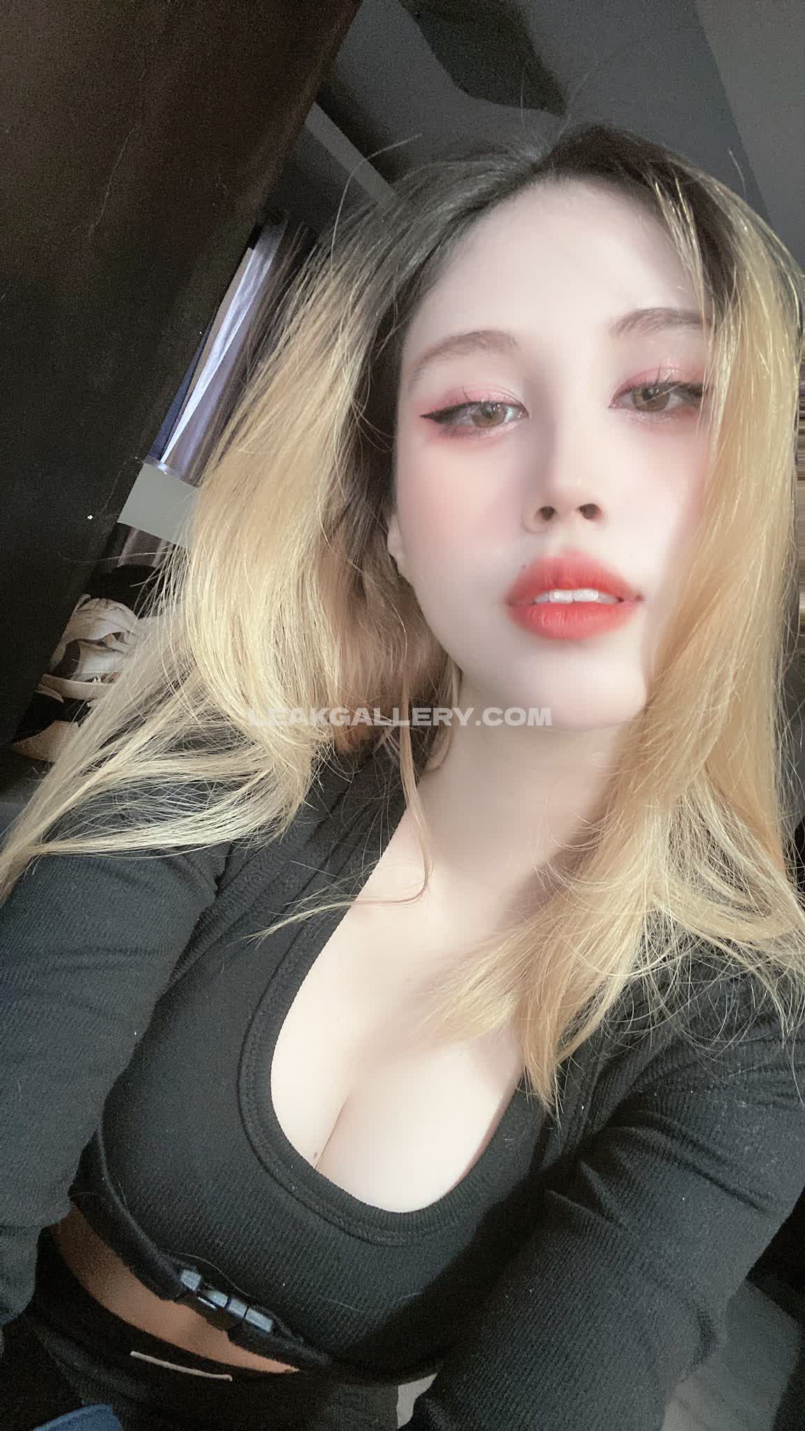 Megugami_ Exclusieve gelekte naaktcontent van OnlyFans #7552835
