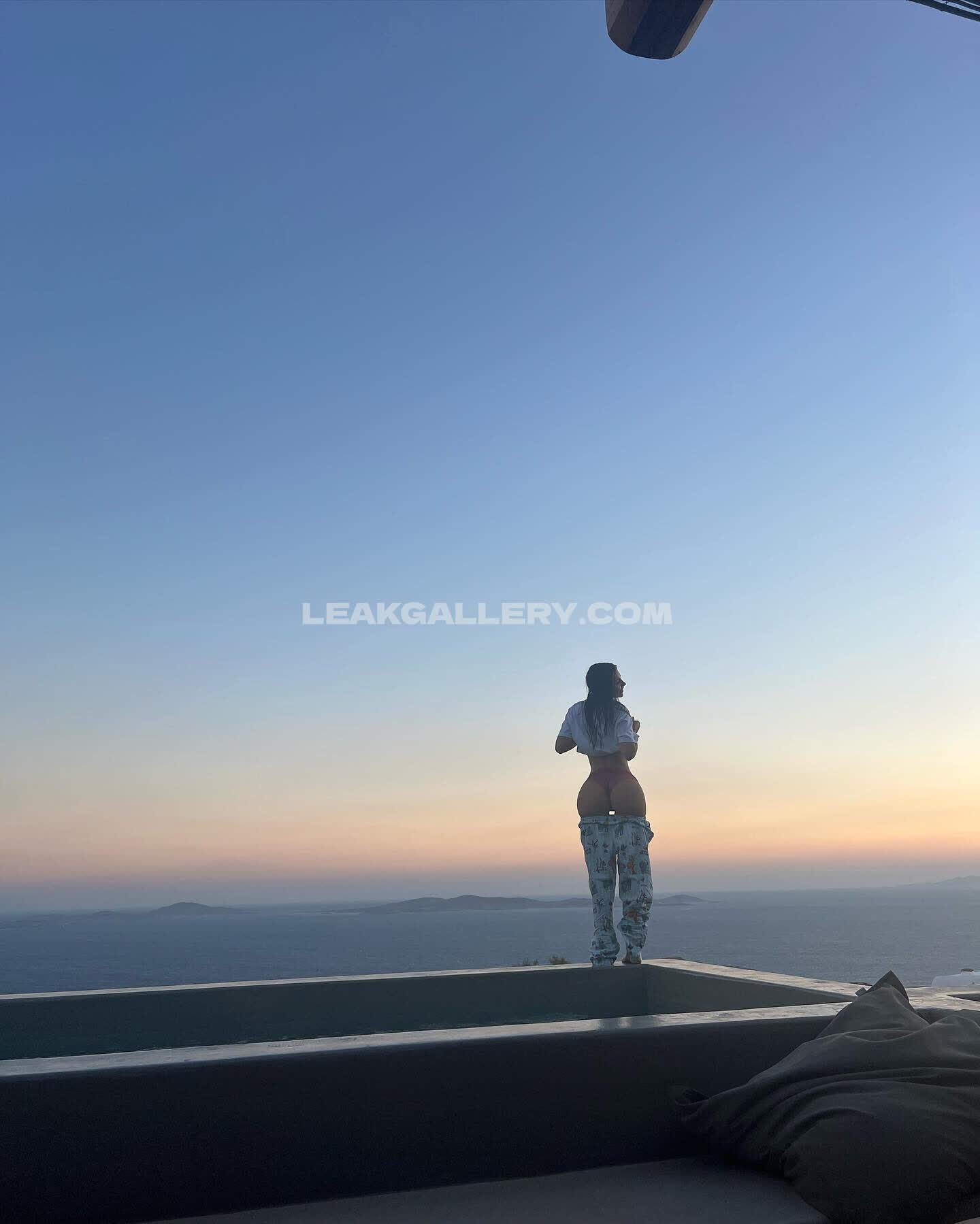 Mikaelatesta / mikaelatestaa Exclusive Leaked Nude OnlyFans #6196097