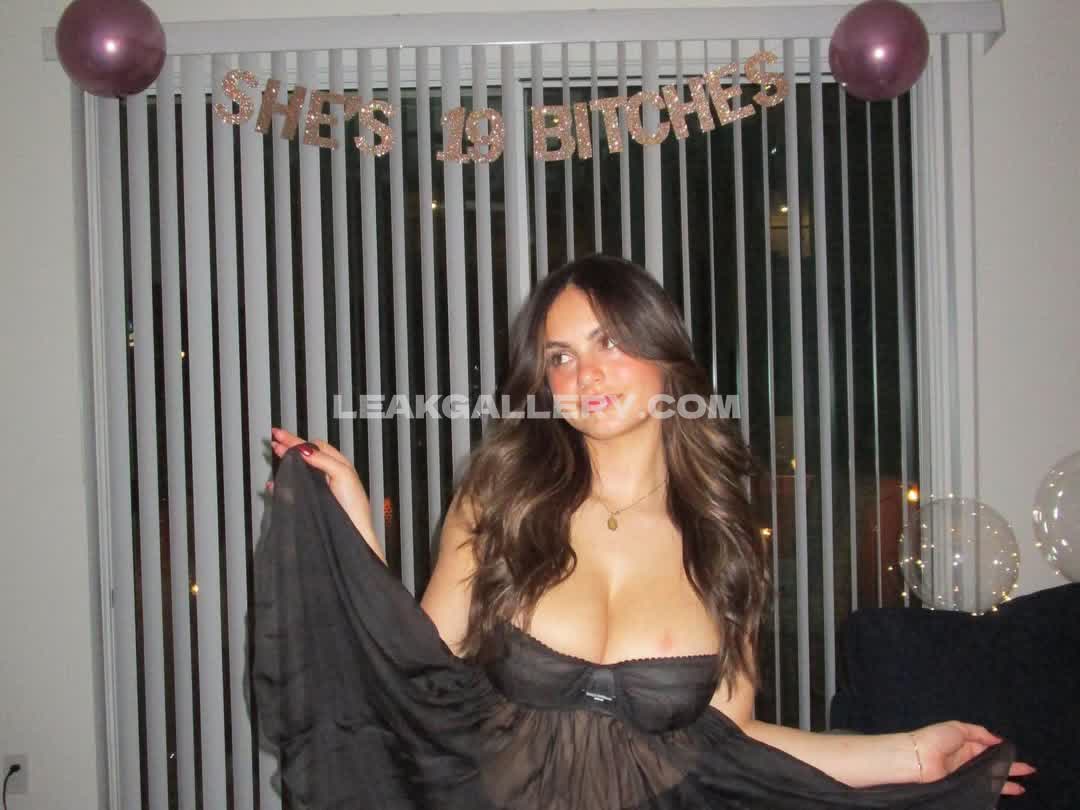 Myfavoritewants / sarabellaharriss / sexiisariii777 Exclusive Leaked Nude OnlyFans #3869202