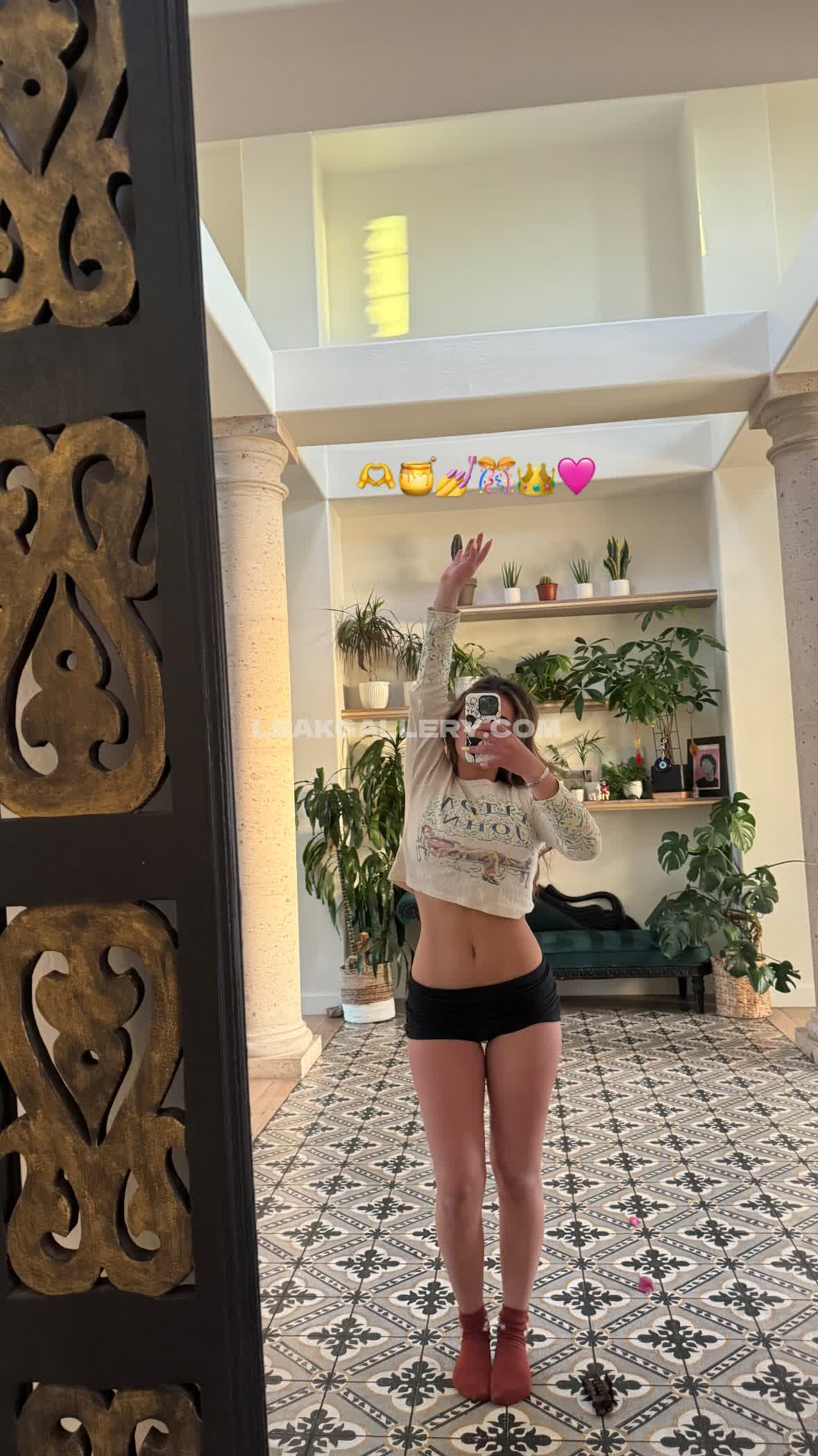Myfavoritewants / sarabellaharriss / sexiisariii777 Exclusive Leaked Nude OnlyFans #3871310