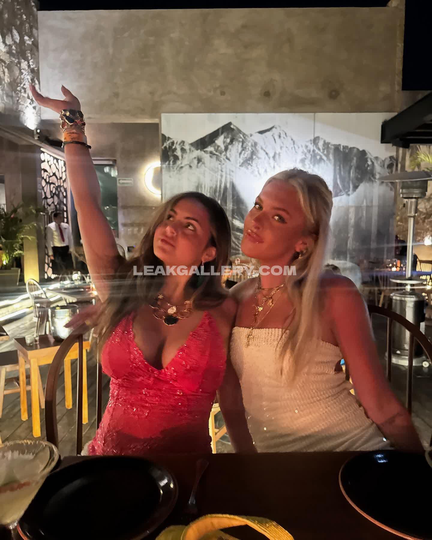 Myfavoritewants / sarabellaharriss / sexiisariii777 Exklusiv geleakte Nacktbilder von OnlyFans #3862734