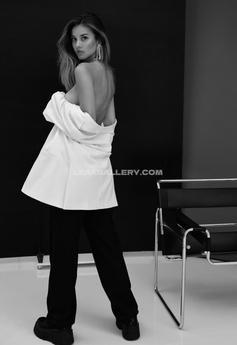 Nicolacavanis Exclusive Leaked Nude OnlyFans #3803700