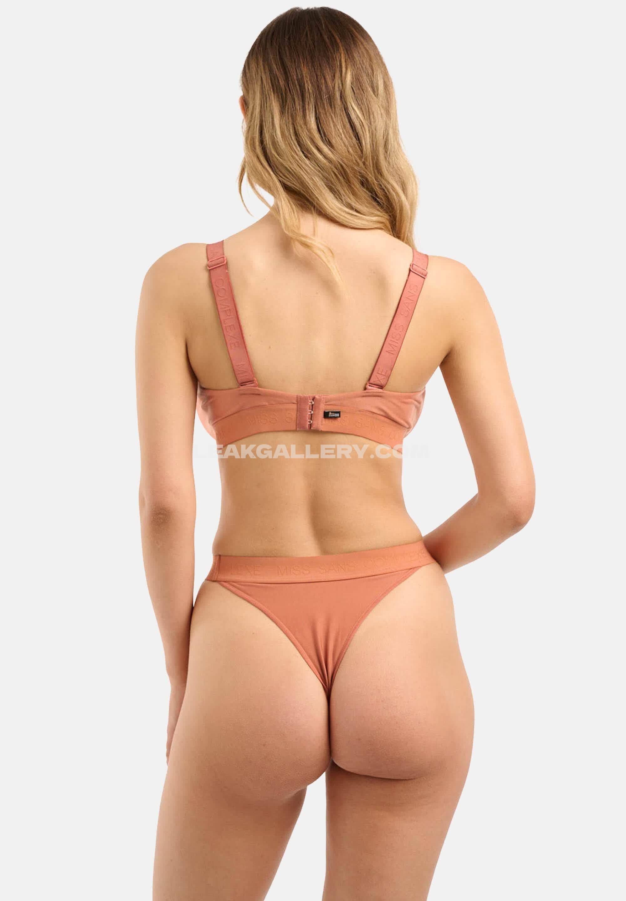 Nicolacavanis Exklusiv geleakte Nacktbilder von OnlyFans #3811211