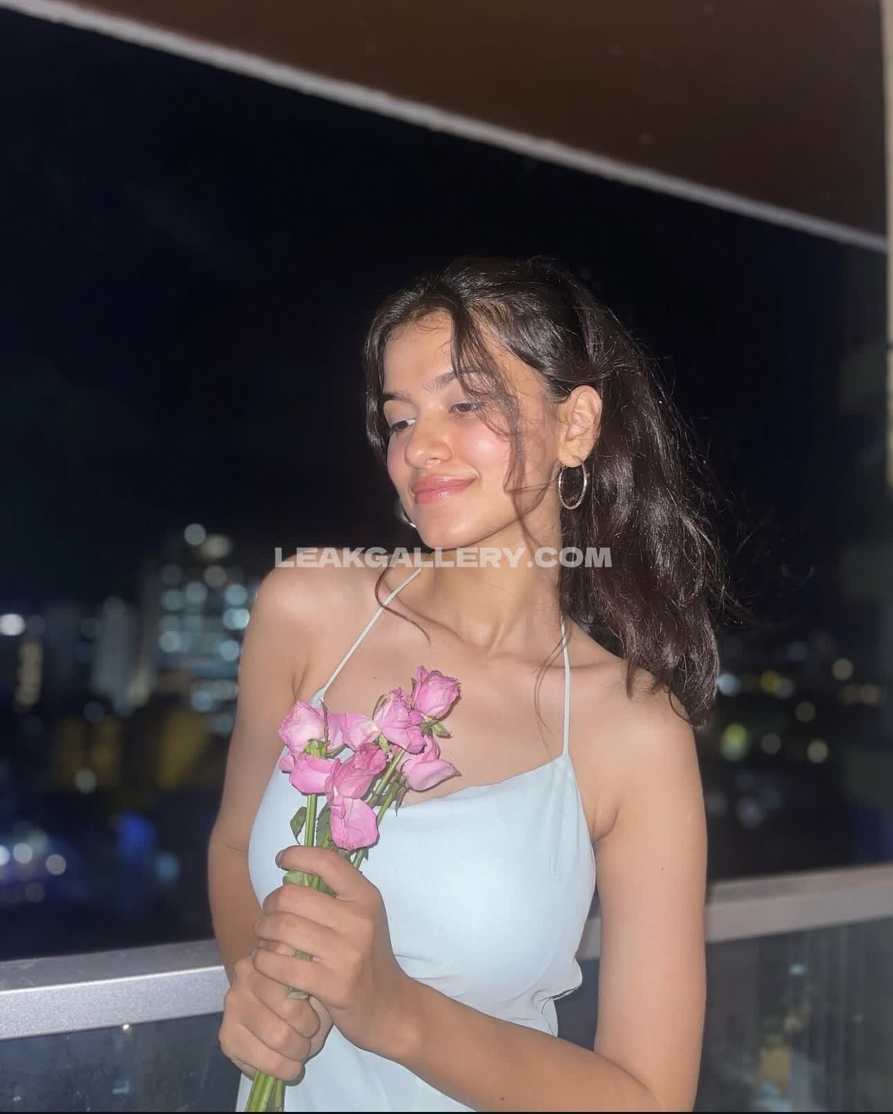Nikilalwani_27 Exclusive Leaked Nude OnlyFans #7998079