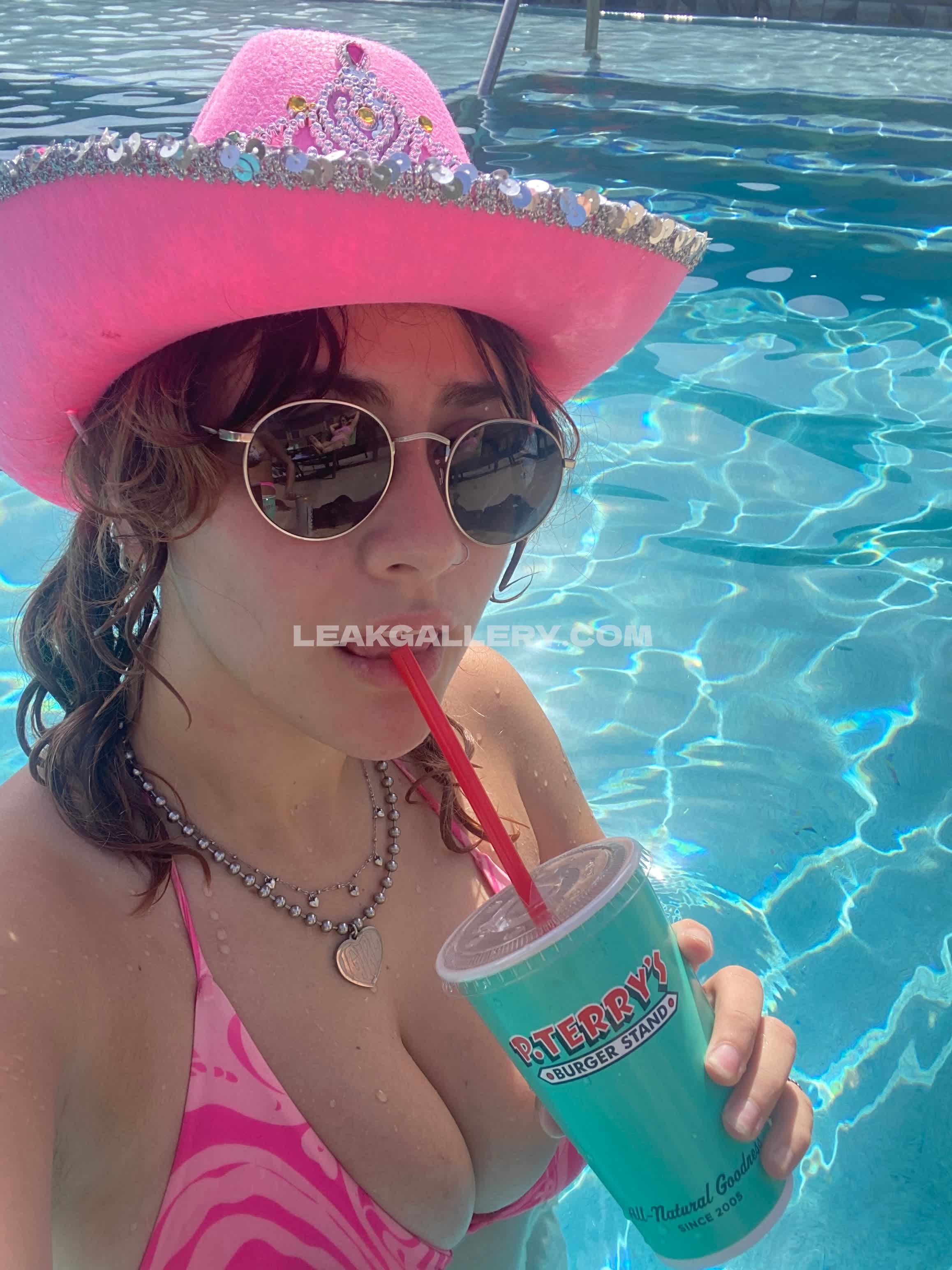 Oatmilkmommy666 Exclusive Leaked Nude OnlyFans #7741021