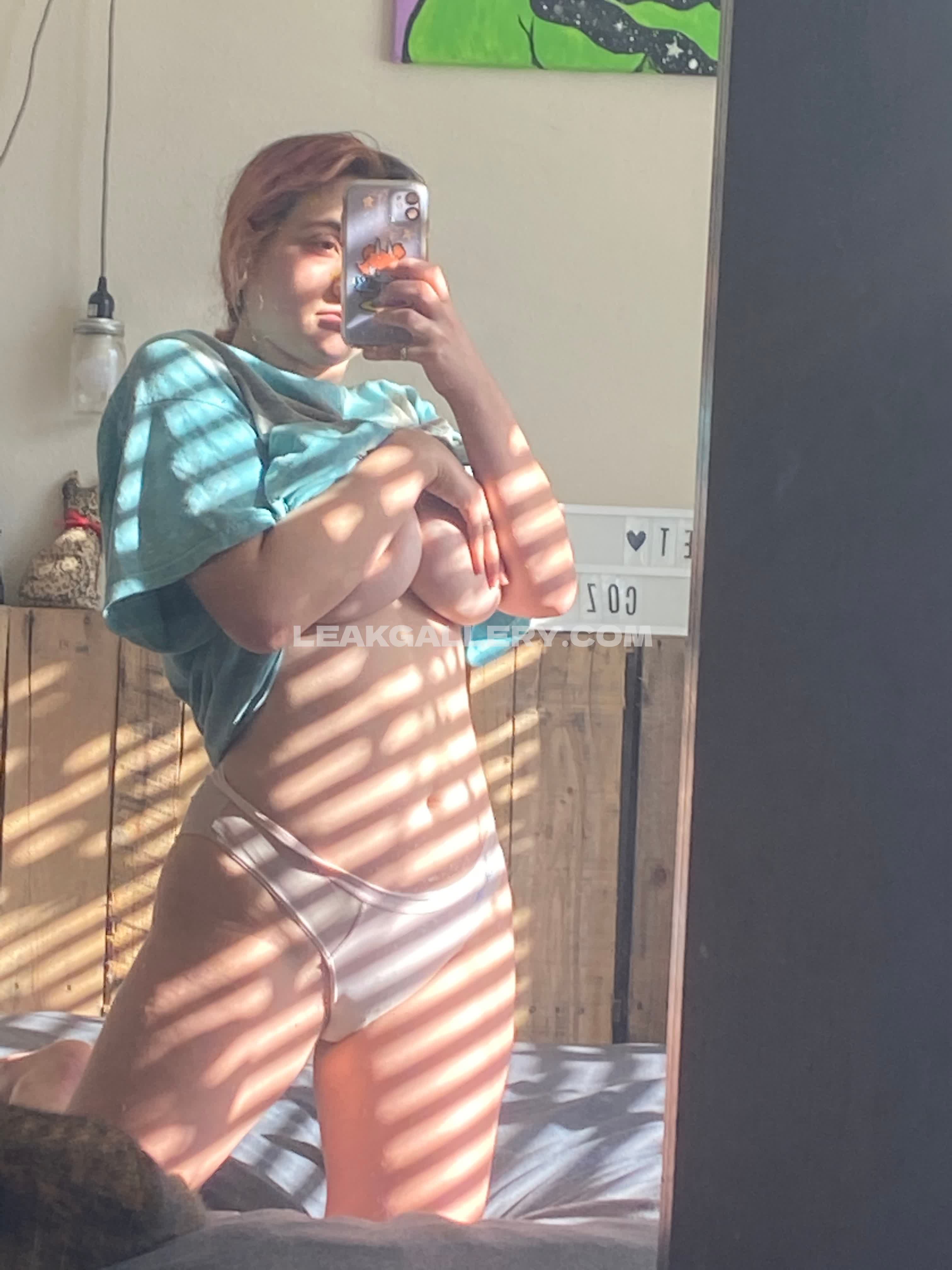 Oatmilkmommy666 Exclusive Leaked Nude OnlyFans #8049788